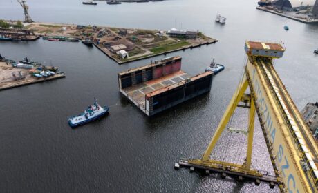 Wodowanie doku w Stoczni Szczecińskiej „Wulkan”!